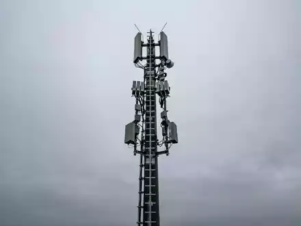 Die Anbieter Vodafone und Telekom aktivierten ihre Netze im Mobilfunkstandard der 5. Generation (5G) bereits 2019, O2 folgte 2020. - Foto: Jan Woitas/dpa