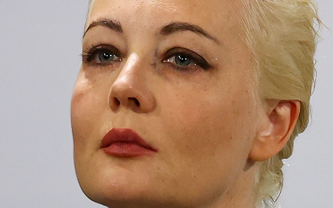 «Und kein wahrer Christ könnte jemals tun, was Putin jetzt mit dem toten Alexej tut»: Nawalnys Ehefrau Julia Nawalnaja. - Foto: Kai Pfaffenbach/Pool Reuters/AP/dpa