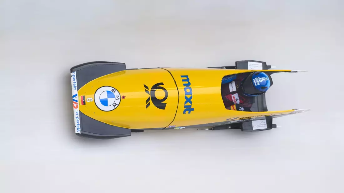 Mit einem Bahnrekord im ersten von vier Läufen legte Lisa Buckwitz die Grundlage für ihre Halbzeitführung bei der WM in Winterberg. - Bild: Robert Michael/dpa