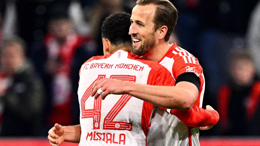 Harry Kane (r) erzielte beide Treffer für den FC Bayern. - Bild: Tom Weller/dpa