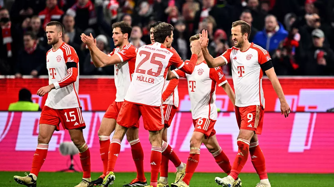 Harry Kane (r) war einmal wieder der Matchwinner für den FC Bayern. - Bild: Tom Weller/dpa