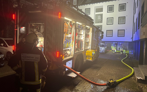 FW-BO: Kellerbrand in einem Mehrfamilienhaus in Bochum Wattenscheid - Foto: presseportal.de