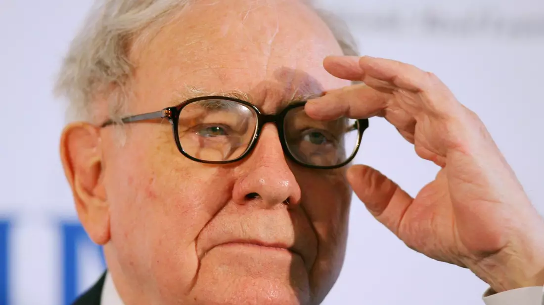 Investoren-Legende Warren Buffett ist einer der vermögendsten Menschen der Welt. - Bild: Arne Dedert/dpa
