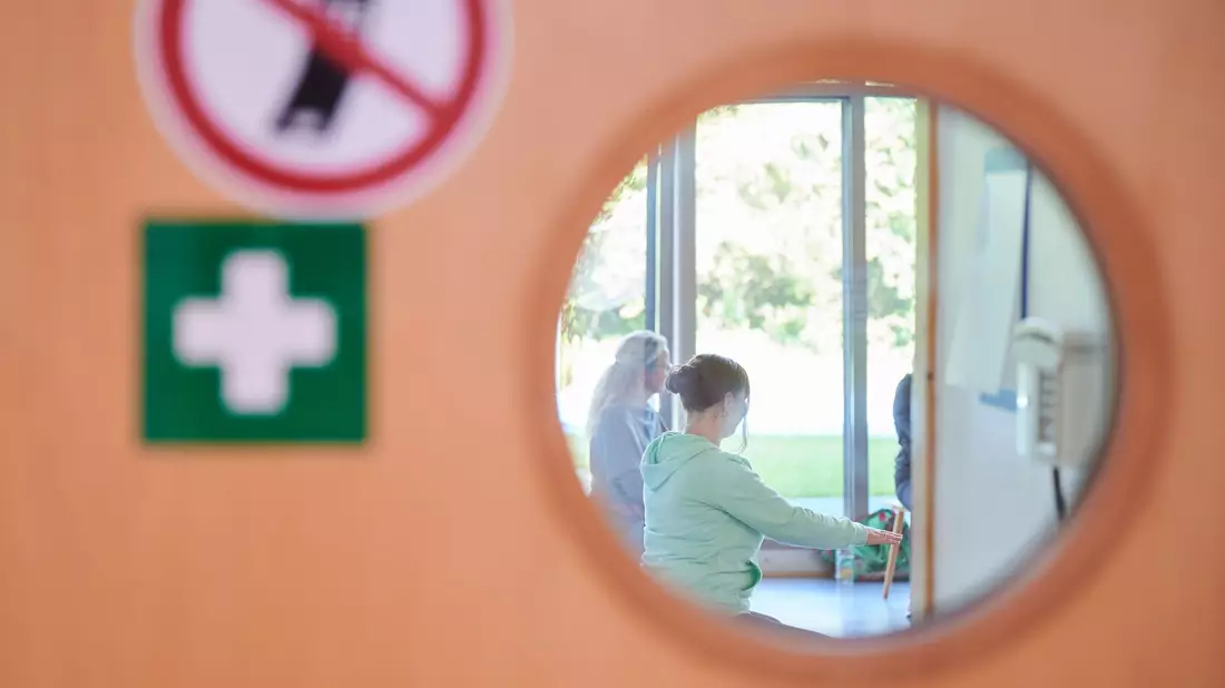 Eine Corona-Infektion kann anhaltende Gesundheitsprobleme nach sich ziehen, für die sich der Begriff Long Covid eingebürgert hat. - Bild: Annette Riedl/Deutsche Presse-Agentur GmbH/dpa