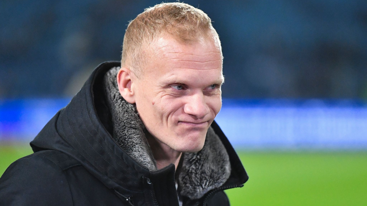 Trainer Karel Geraerts glaubt beim FC Schalke 04 an die Wende. - Foto: Christophe Gateau/dpa