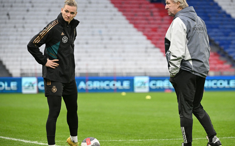 Alexandra Popp und Horst Hrubesch wollen zu Olympia. - Foto: Sebastian Gollnow/dpa