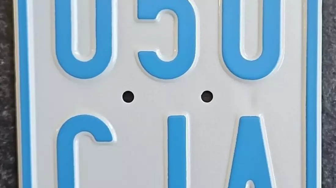 POL-KLE: Kreis Kleve - Aus Schwarz wird Blau / Neue Versicherungskennzeichen ab dem 1. März - Bild: presseportal.de