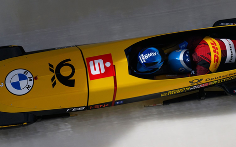 Francesco Friedrich und Alexander SchĂŒller fahren im Eiskanal die Bahn hinab. - Foto: Robert Michael/dpa Francesco Friedrich und Alexander SchĂŒller fahren im Eiskanal die Bahn hinab. - Foto: Robert Michael/dpa