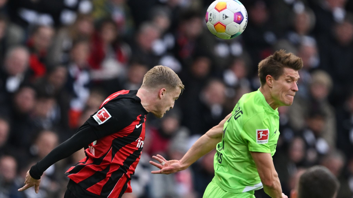In der Partie zwischen Eintracht Frankfurt und dem VfL Wolfsburg kam es zu einer Punkteteilung. - Foto: Arne Dedert/dpa