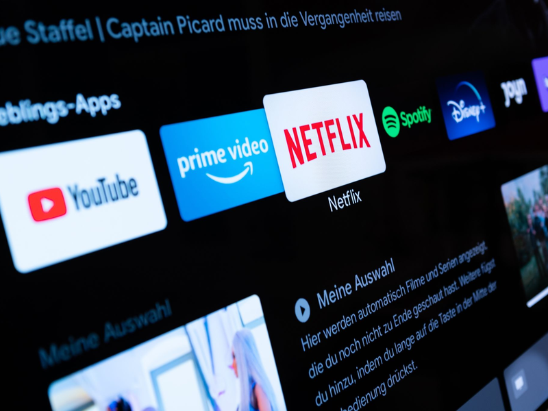 Ein großer Teil des Datenverkehrs in Europas Handynetzen geht auf Online-Angebote von US-Konzernen zurück. - Foto: Silas Stein/Deutsche Presse-Agentur GmbH/dpa