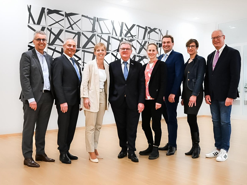 LSB-Präsident Stefan Klett einstimmig im Amt bestätigt - Votum für Olympiabewerbung / Mitgliederversammlung 2024 in Essen - Foto: presseportal.de