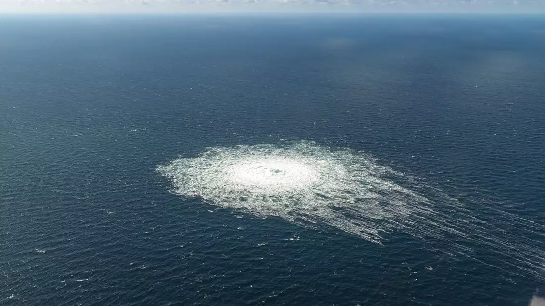 Das Nord-Stream-2-Gasleck in der Nähe von Bornholm aus der Luft (Archivbild). - Bild: -/Danish Defence Command/dpa