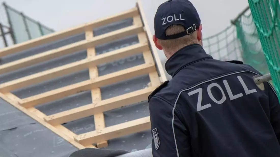 HZA-DD: Zoll prüft Bauvorhaben im Raum Leipzig/ Viele Arbeiter ohne gültige Aufenthalts- oder Arbeitserlaubnis - Bild: presseportal.de