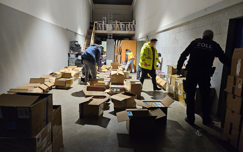 HZA-DO: Dortmunder Zoll stellt über 21.000 Einweg-E-Zigaretten und über 2.200 Dosen Snus sicher / Steuerschaden liegt bei über 71.000 Euro - Foto: presseportal.de HZA-DO: Dortmunder Zoll stellt über 21.000 Einweg-E-Zigaretten und über 2.200 Dosen Snus sicher / Steuerschaden liegt bei über 71.000 Euro - Foto: presseportal.de