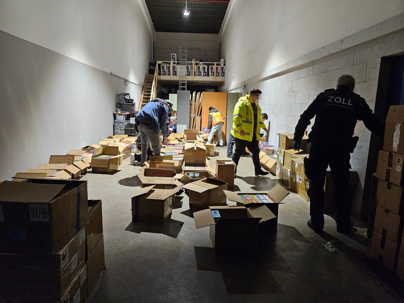 HZA-DO: Dortmunder Zoll stellt über 21.000 Einweg-E-Zigaretten und über 2.200 Dosen Snus sicher / Steuerschaden liegt bei über 71.000 Euro - Foto: presseportal.de