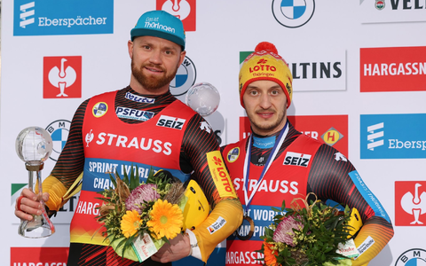 Toni Eggert (l) feierte mit Sascha Benecken groĂe Erfolge. Nun geht er mit einem neuen Partner wieder an den Start. - Foto: Friso Gentsch/dpa Toni Eggert (l) feierte mit Sascha Benecken groĂe Erfolge. Nun geht er mit einem neuen Partner wieder an den Start. - Foto: Friso Gentsch/dpa