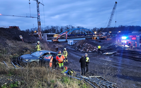 FW Datteln: Internistischer Notfall führt zu Unfall - Foto: presseportal.de