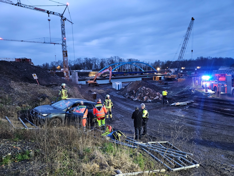 FW Datteln: Internistischer Notfall führt zu Unfall - Foto: presseportal.de