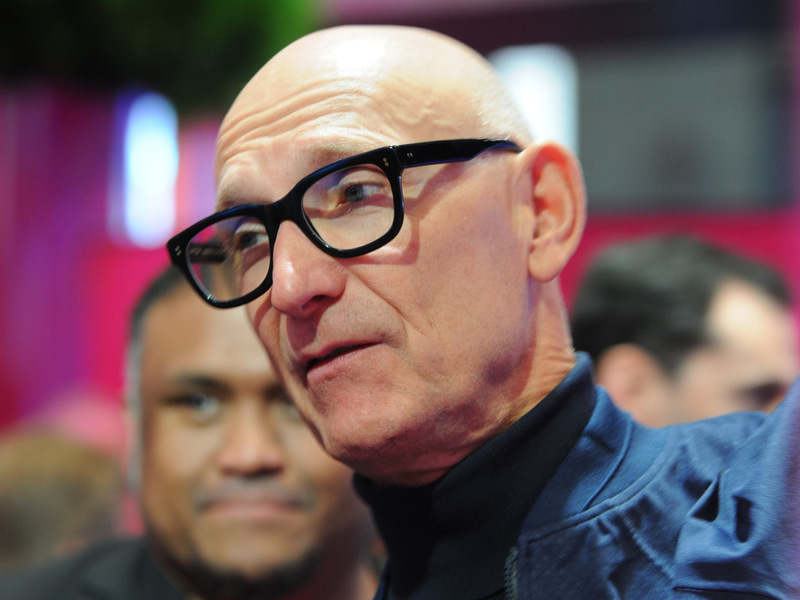 Telekom-Chef Tim Höttges auf der Mobilfunk-Messe Mobile World Congress (MWC). - Foto: Wolf von Dewitz/dpa