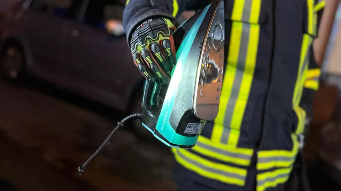 Feuerwehr MTK: Ereignisreicher Wochenstart: Chemikalienunfall, Verkehrsunfall, Gasalarm und Brandmeldeanlagen - Bild: presseportal.de