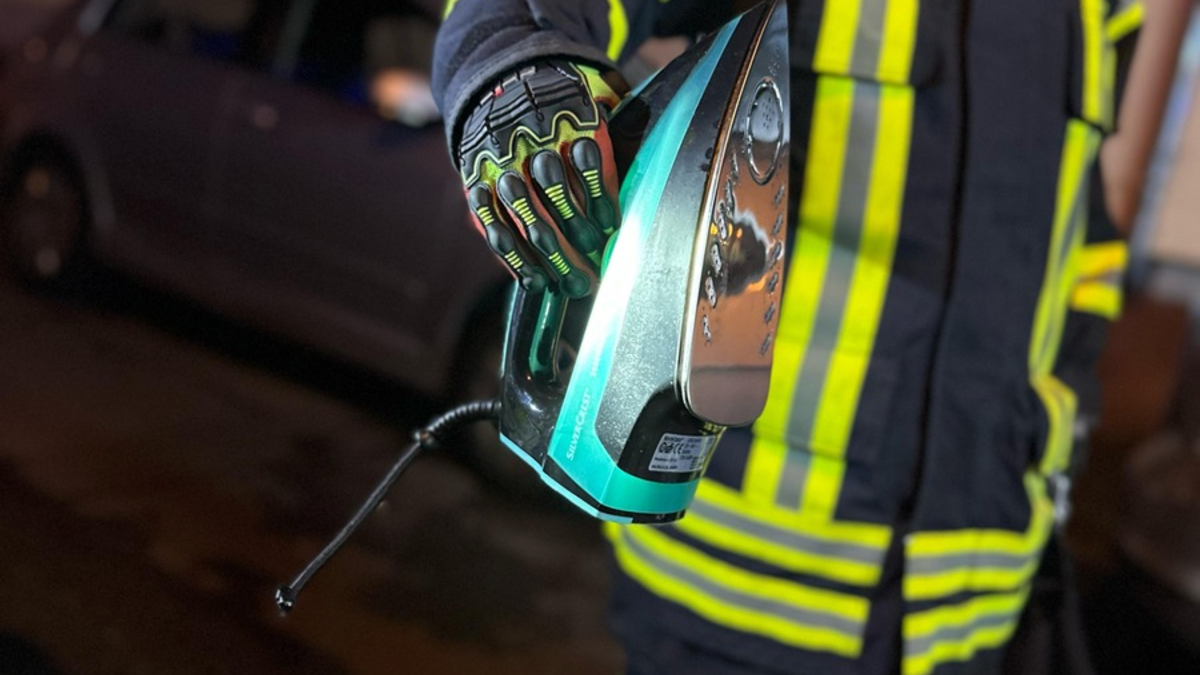 Feuerwehr MTK: Ereignisreicher Wochenstart: Chemikalienunfall, Verkehrsunfall, Gasalarm und Brandmeldeanlagen - Foto: presseportal.de