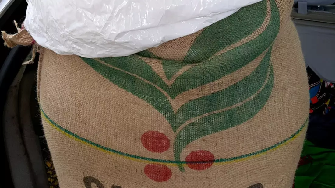 HZA-SI: Espresso, Macchiato oder doch Cappuccino?/ZOLL findet 72,5 Kilogramm Kaffeebohnen im Kofferraum - Bild: presseportal.de