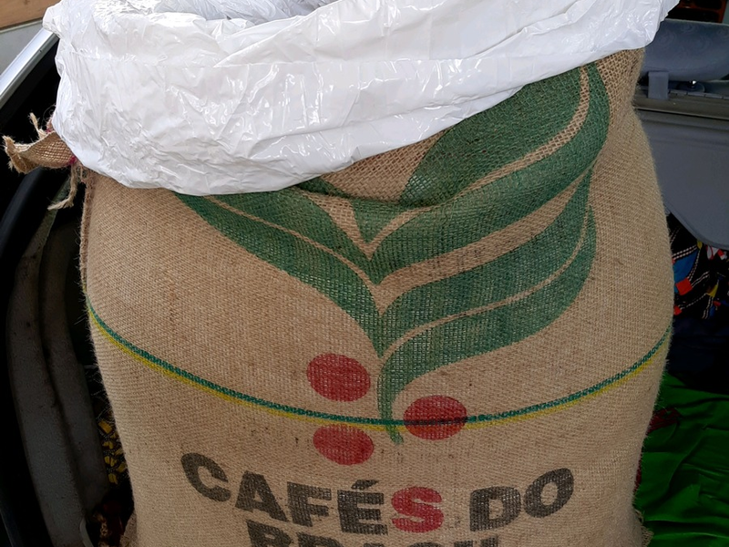 HZA-SI: Espresso, Macchiato oder doch Cappuccino?/ZOLL findet 72,5 Kilogramm Kaffeebohnen im Kofferraum - Foto: presseportal.de