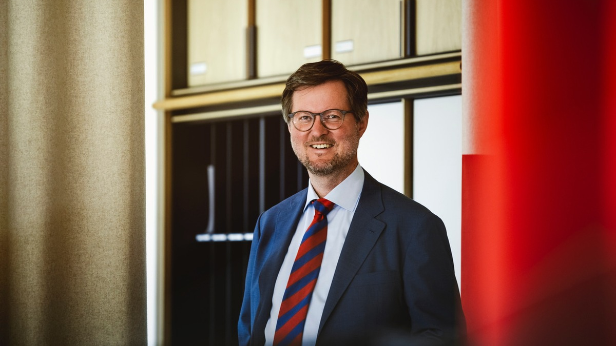 Zeitenwende fürs Lernen / Wie Bildung heute geht, warum sich der Mut zur Transformation lohnt und was man in Zeiten von KI wirklich noch lernen muss - beantwortet Bildungs-Experte Dr. Peter Rösner - Foto: presseportal.de