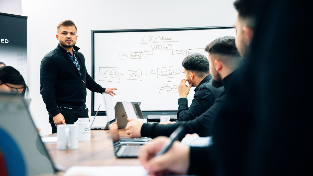 Emre Girkin von der Ecomunlimited GmbH: Das alte Dropshipping ist tot? Das neue Geschäftsmodell heißt Brandshipping - Foto: presseportal.de