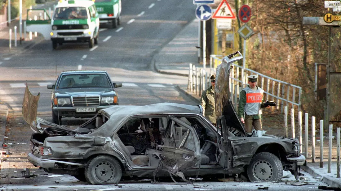 Der damalige Deutsche-Bank-Chef Alfred Herrhausen kam im November 1989 bei einem Sprengstoffattentat ums Leben. - Bild: picture alliance / dpa