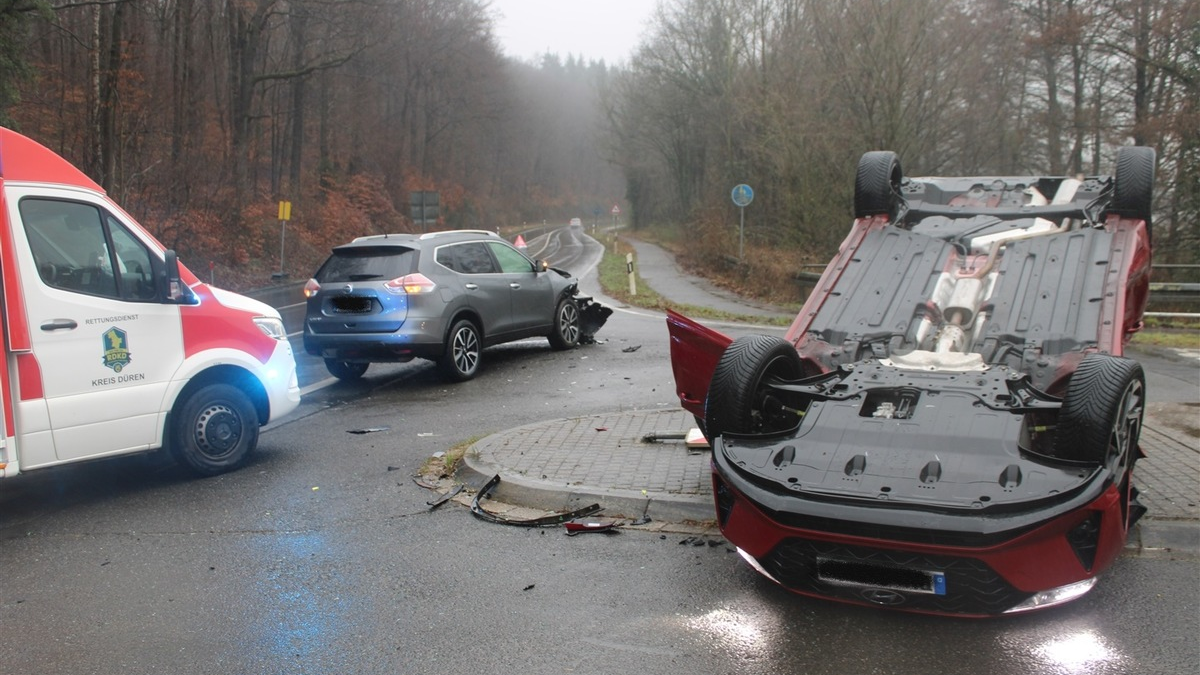 POL-DN: Unfall auf der L12 - Pkw überschlägt sich - Foto: presseportal.de