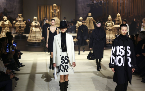 Ein Statement: die neuen Kreationen von Dior. - Foto: Vianney Le Caer/Invision/AP