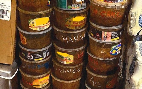 HZA-HH: Zoll beschlagnahmt knapp 100 kg Wasserpfeifentabak // Hamburger Zöllner werden bei Durchsuchung in Shisha-Bar fündig - Foto: presseportal.de HZA-HH: Zoll beschlagnahmt knapp 100 kg Wasserpfeifentabak // Hamburger Zöllner werden bei Durchsuchung in Shisha-Bar fündig - Foto: presseportal.de