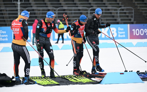 Die Ski der Biathleten werden auch beim Weltcup in Oslo ein großes Thema sein. - Foto: Hendrik Schmidt/dpa