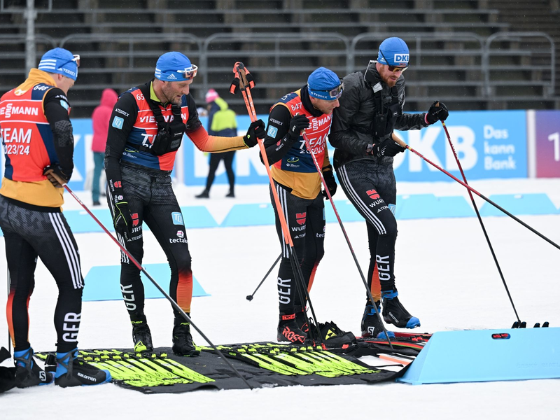 Die Ski der Biathleten werden auch beim Weltcup in Oslo ein großes Thema sein. - Foto: Hendrik Schmidt/dpa