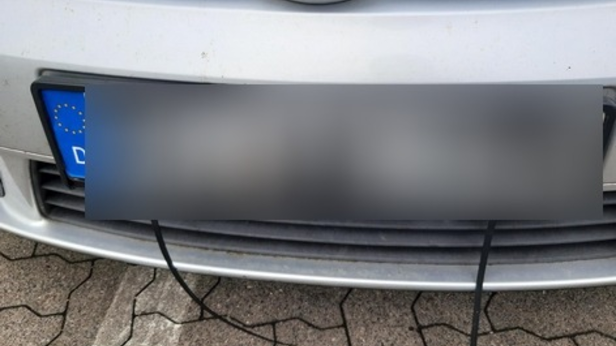 BPOL-FL: Süderlügum - Trotz Fahrverbot gefahren, Auto nicht versichert - Foto: presseportal.de