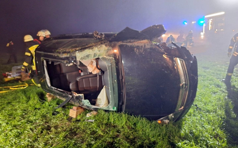 FW Sonsbeck: Verkehrsunfall mit eingeklemmter Person - Automatischer Notruf über eCall - Foto: presseportal.de