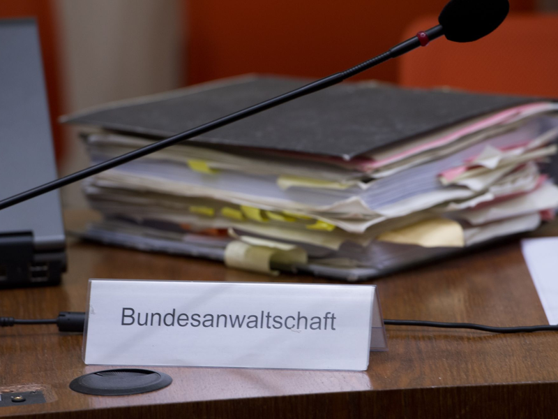 Der NSU-Prozess gegen Mitglieder wie Beate Zschäpe lief ab Mai 2013 vor dem Oberlandesgericht München. - Foto: Peter Kneffel/dpa