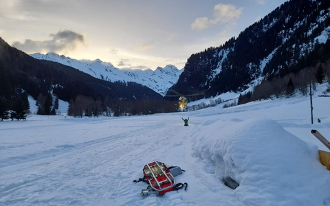 Einsatz der italienischen Bergrettung in der Nähe von Ratschings. Eine deutsche Gruppe wurde von einer Lawine erfasst. - Foto: -/ Soccorso Alpino/dpa Einsatz der italienischen Bergrettung in der Nähe von Ratschings. Eine deutsche Gruppe wurde von einer Lawine erfasst. - Foto: -/ Soccorso Alpino/dpa
