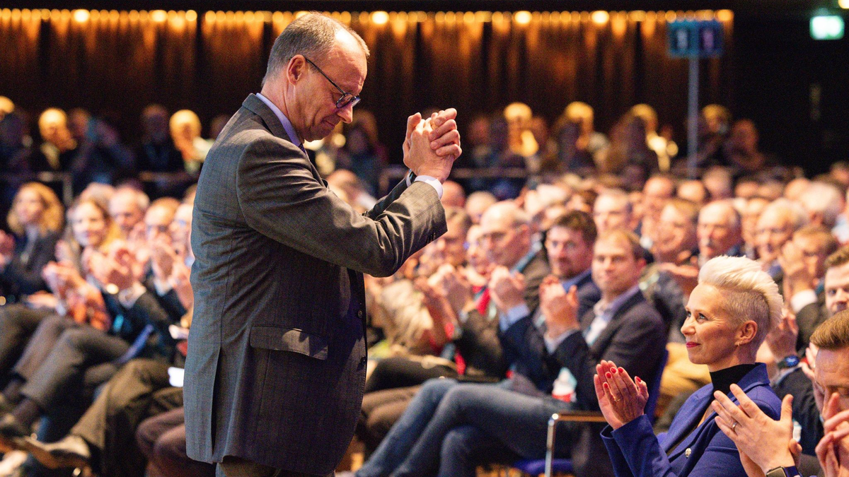 CDU-Chef Friedrich Merz bei der Parteikonferenz in Hannover. - Foto: Ole Spata/dpa