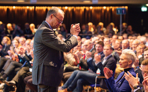 CDU-Chef Friedrich Merz bei der Parteikonferenz in Hannover. - Foto: Ole Spata/dpa