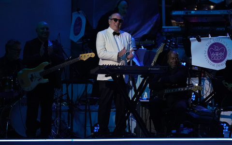 Hans Zimmer tritt beim Konzert zum 70. Thronjubiläum von Queen Elizabeth II. vor dem Buckingham-Palast auf. - Foto: Jacob King/PA Wire/dpa