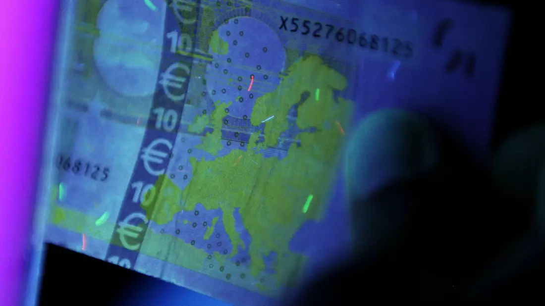 Die EU will das Zusammenwachsen ihrer Finanzmärkte vorantreiben, doch die Bemühungen stocken (Archivbild). - Bild: Daniel Reinhardt/dpa
