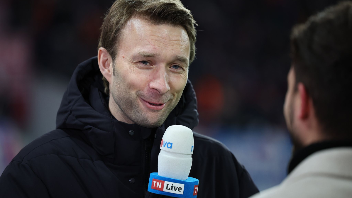 Leverkusens Geschäftsführer Simon Rolfes geht entspannt mit den Spekulationen um seinen Chefcoach Xabi Alonso um. - Foto: Jan Woitas/dpa