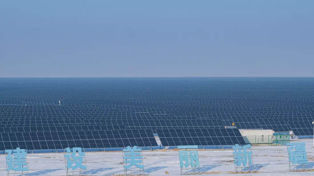 Für das laufende Jahr rechnet Chinas Industrieverband für Fotovoltaik mit bis zu 220 Gigawatt an neu installierter Solarenergie. - Bild: Zhang Cheng/XinHua/dpa