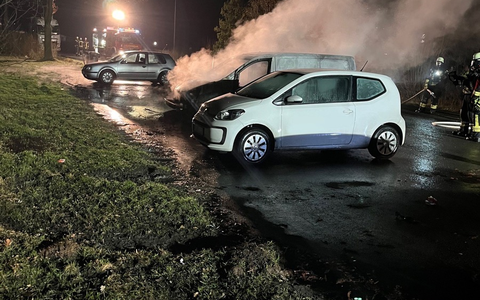 POL-SO: Transporter in Flammen - Foto: presseportal.de