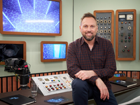 Prime Video startet die Dreharbeiten zu Licht Aus: Steven Gätjen im Control Room, acht Prominente in absoluter Dunkelheit - Foto: presseportal.de