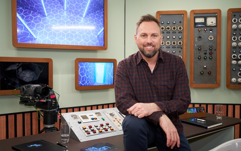 Prime Video startet die Dreharbeiten zu Licht Aus: Steven Gätjen im Control Room, acht Prominente in absoluter Dunkelheit - Foto: presseportal.de