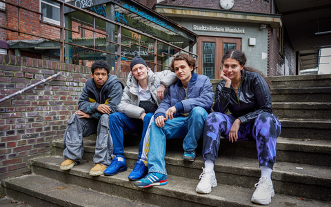 Aaron Maldonado Morales Vito Sack David Ali Rashed Manal Raga a Sabit KEKs - Foto: Joyn/Marc Rehbeck, presseportal.de Aaron Maldonado Morales Vito Sack David Ali Rashed Manal Raga a Sabit KEKs - Foto: Joyn/Marc Rehbeck, presseportal.de