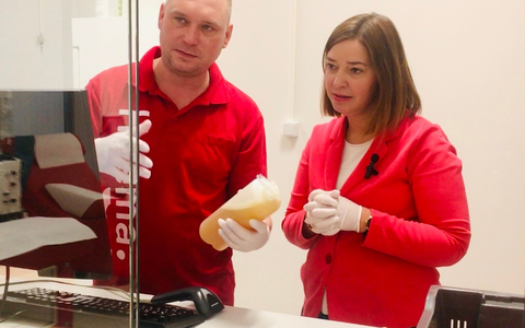Yvonne Magwas, Vizepräsidentin des Deutschen Bundestages, unterstützt den Tag der Seltenen Erkrankungen / Seltene Erkrankungen betreffen Viele - Foto: presseportal.de